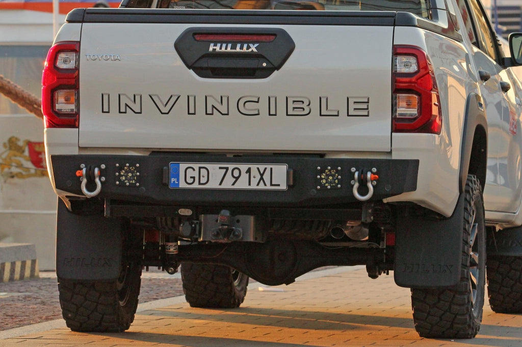 Stahl-Heckstoßstange Toyota Hilux 8 Revo