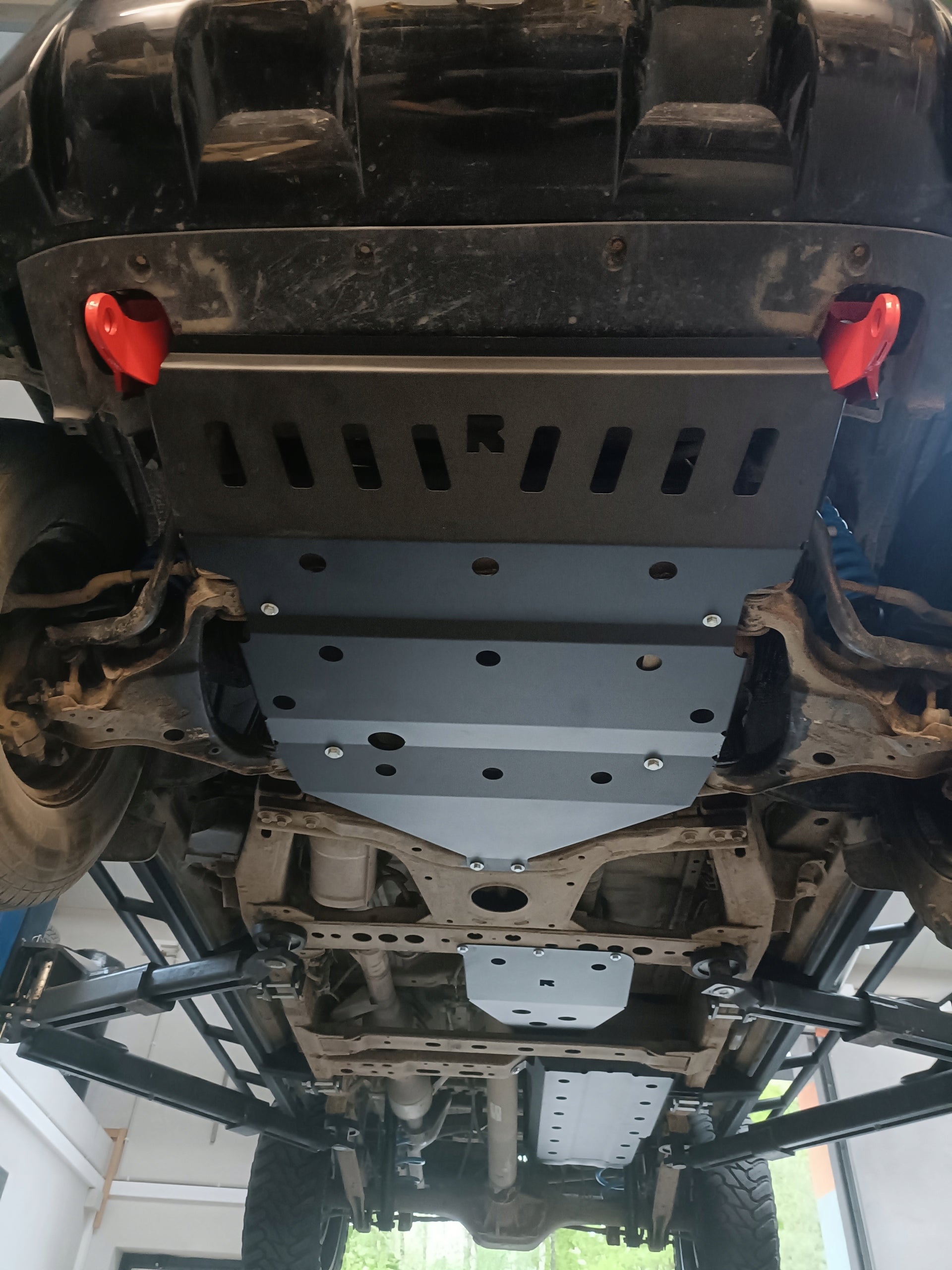 Unterfahrschutz Motor & Getriebe – Nissan Navara D23 (ab 2015)