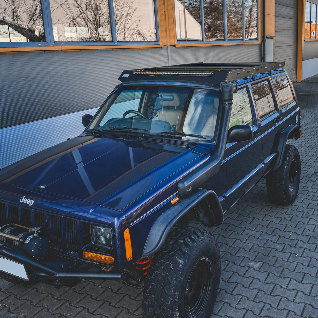 Modularer Dachträger auf dem Jeep Cherokee XJ