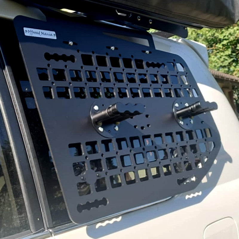 Exterior MOLLE-Panel Land Cruiser 120 mit MOLLE- und Airline-Aufnahmen