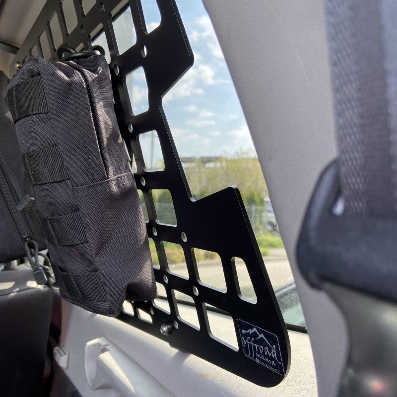 Panel Molle ventana trasera Mitsubishi Pajero 4 V80