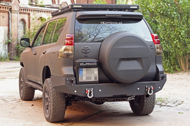 Stahl-Heckstoßstange Toyota Land Cruiser 150 lang – Befestigungsdetail