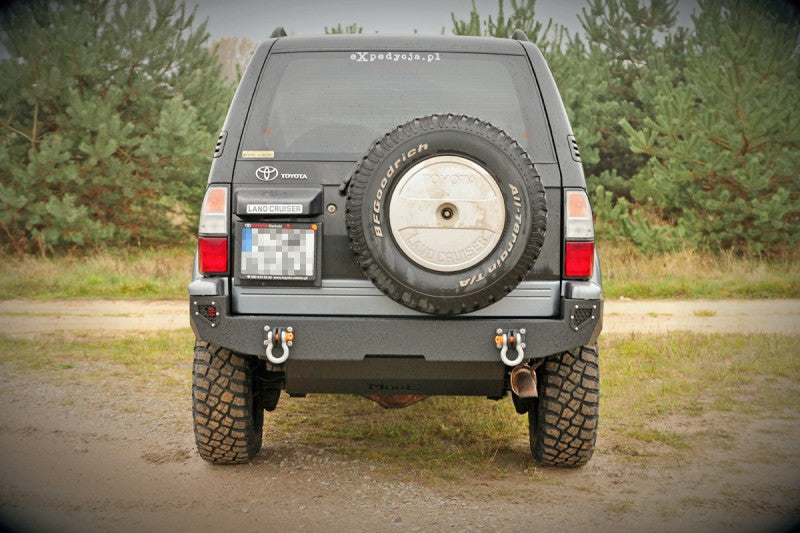 Stahl-Heckstoßstange Toyota Land Cruiser J90 – Seitenansicht